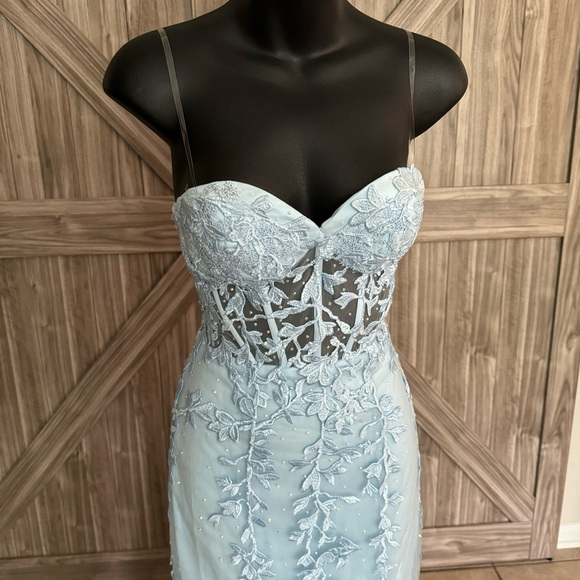 Prom Dress - Picture 5 of 7